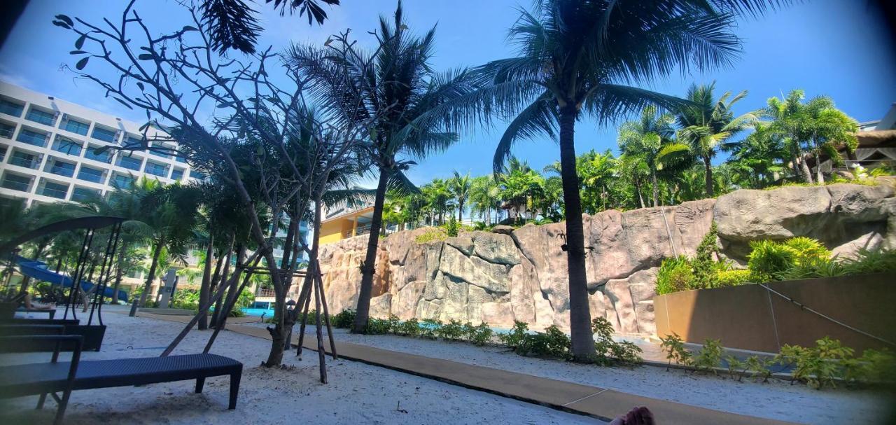 Laguna Beach Resort3 ジョムティエンビーチ エクステリア 写真